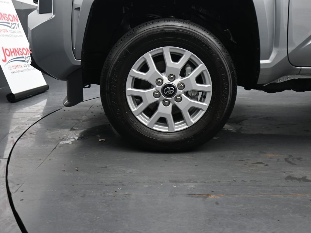 Used 2025 Toyota Tacoma SR image 15