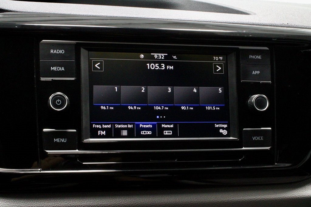 Used 2024 Volkswagen Taos S image 4