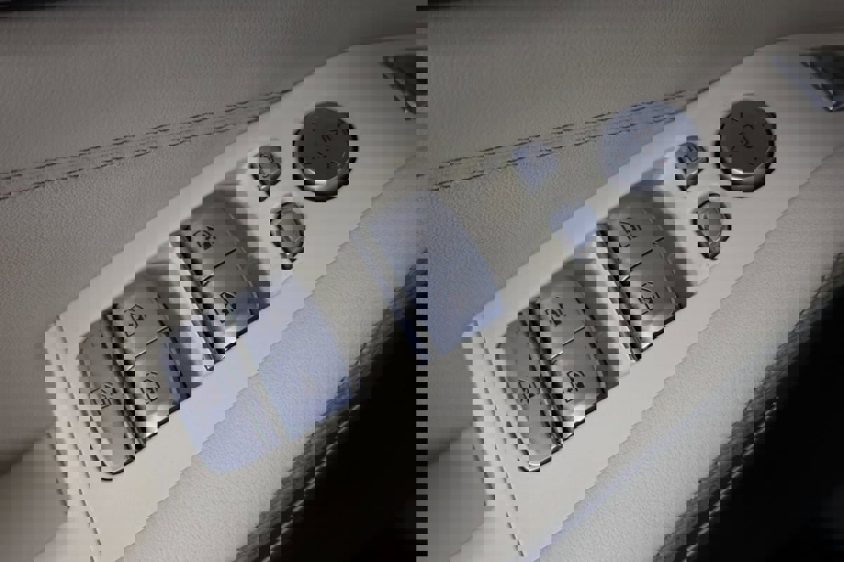 Used 2023 BMW X7 xDrive40i w/ M Sport Package image 23