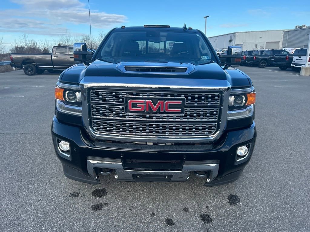 Used 2019 GMC Sierra 3500 Denali w/ Duramax Plus Package image 3