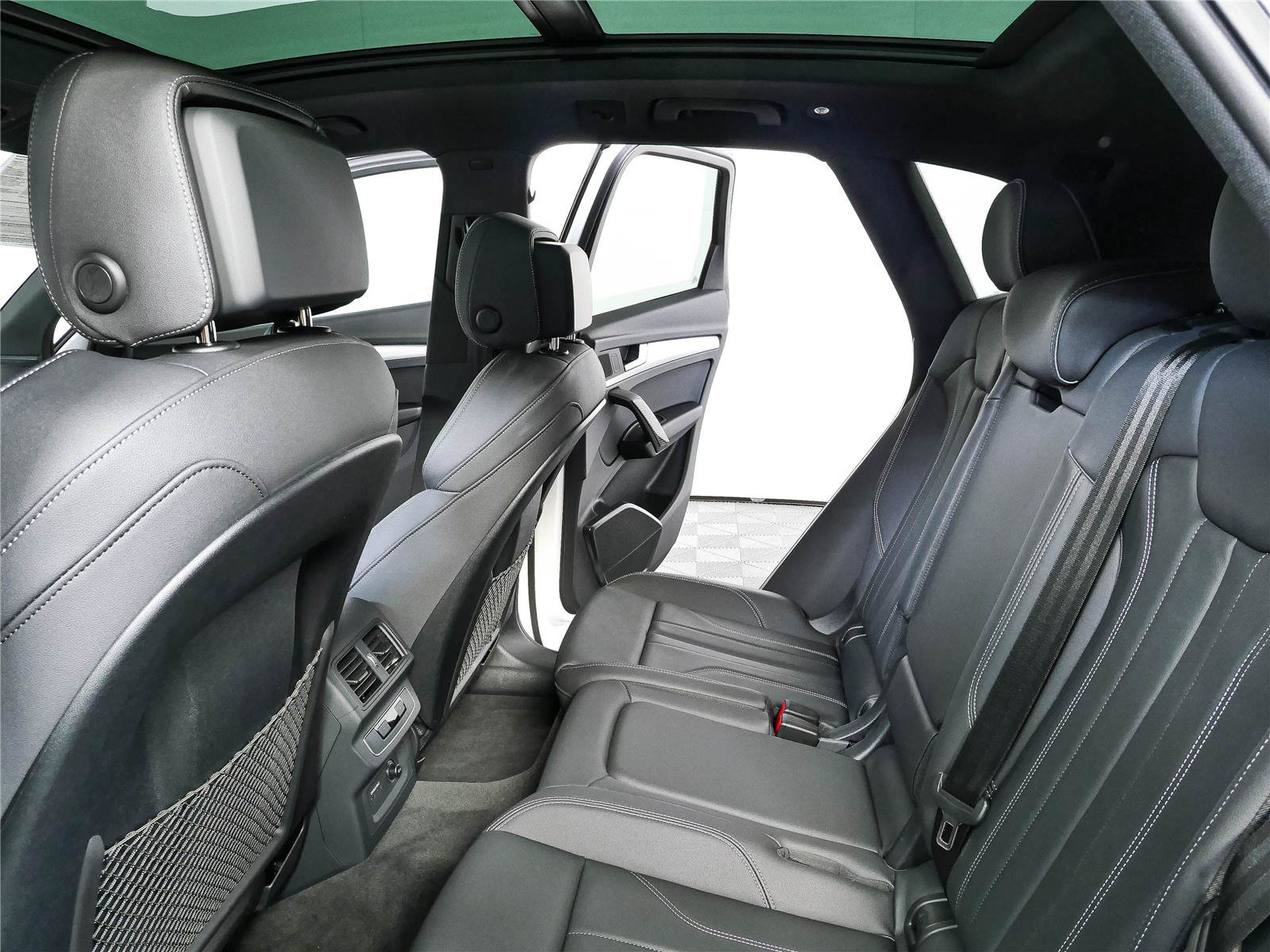 Used 2024 Audi Q5 2.0T Premium w/ Summer of Audi Package AWD/4WD image 19