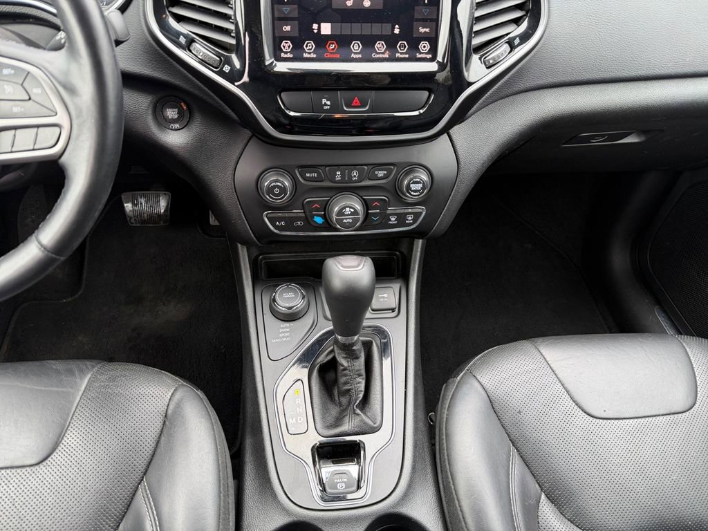 Used 2019 Jeep Cherokee Limited AWD/4WD image 23