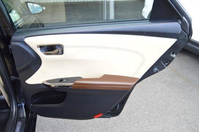 Used 2013 Toyota Avalon Limited FWD image 54
