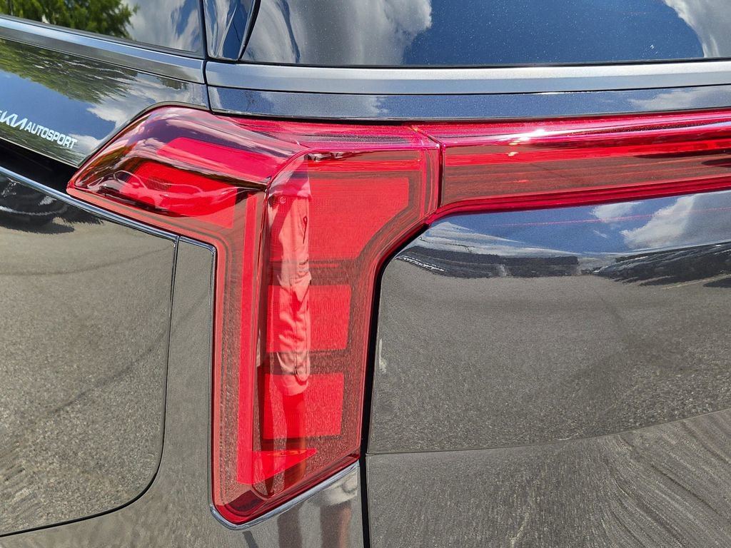 New 2026 Kia Carnival SX w/ SX Dark Edition Package image 12