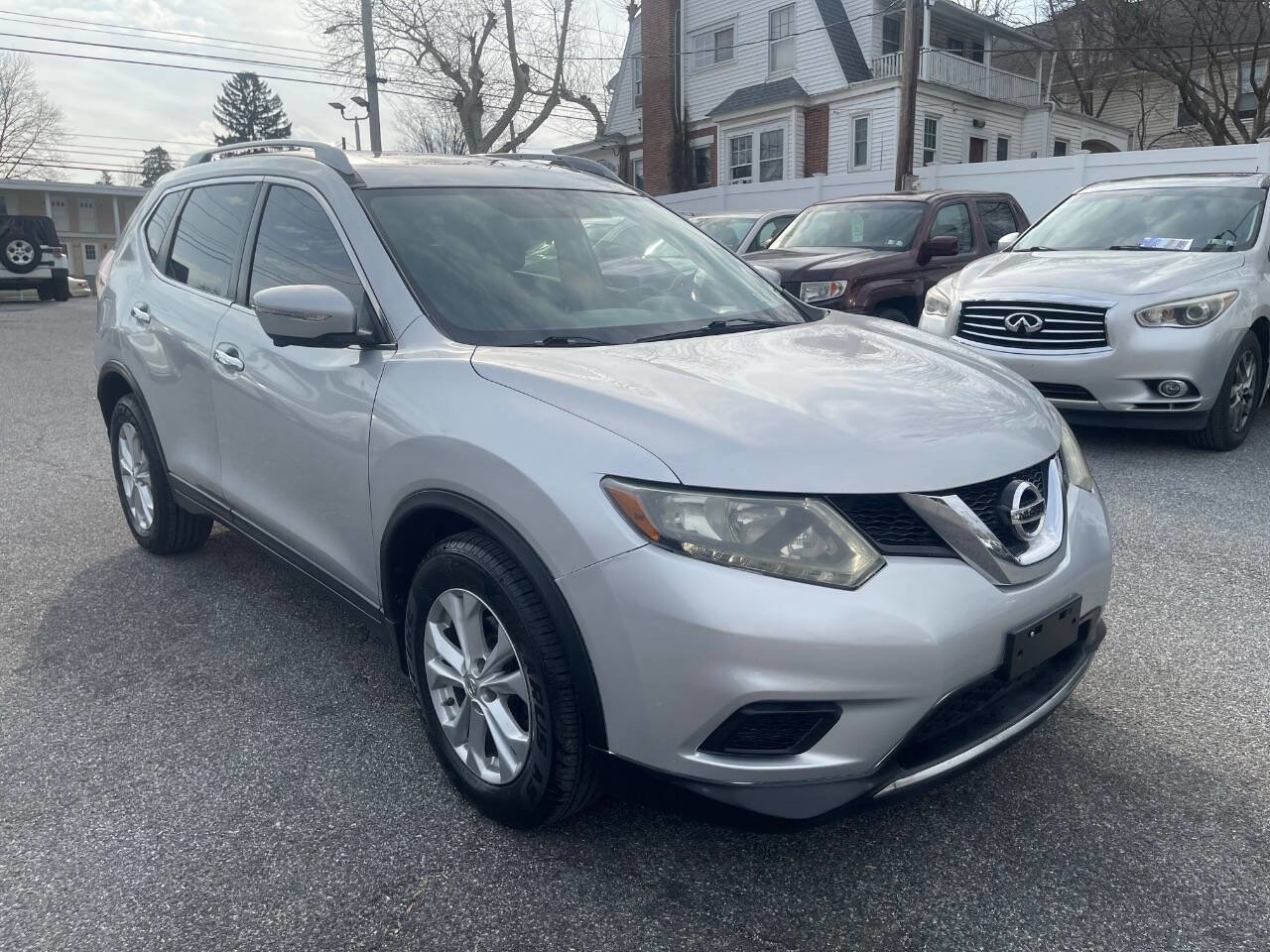 Used 2014 Nissan Rogue SV w/ SV Premium Package image 4