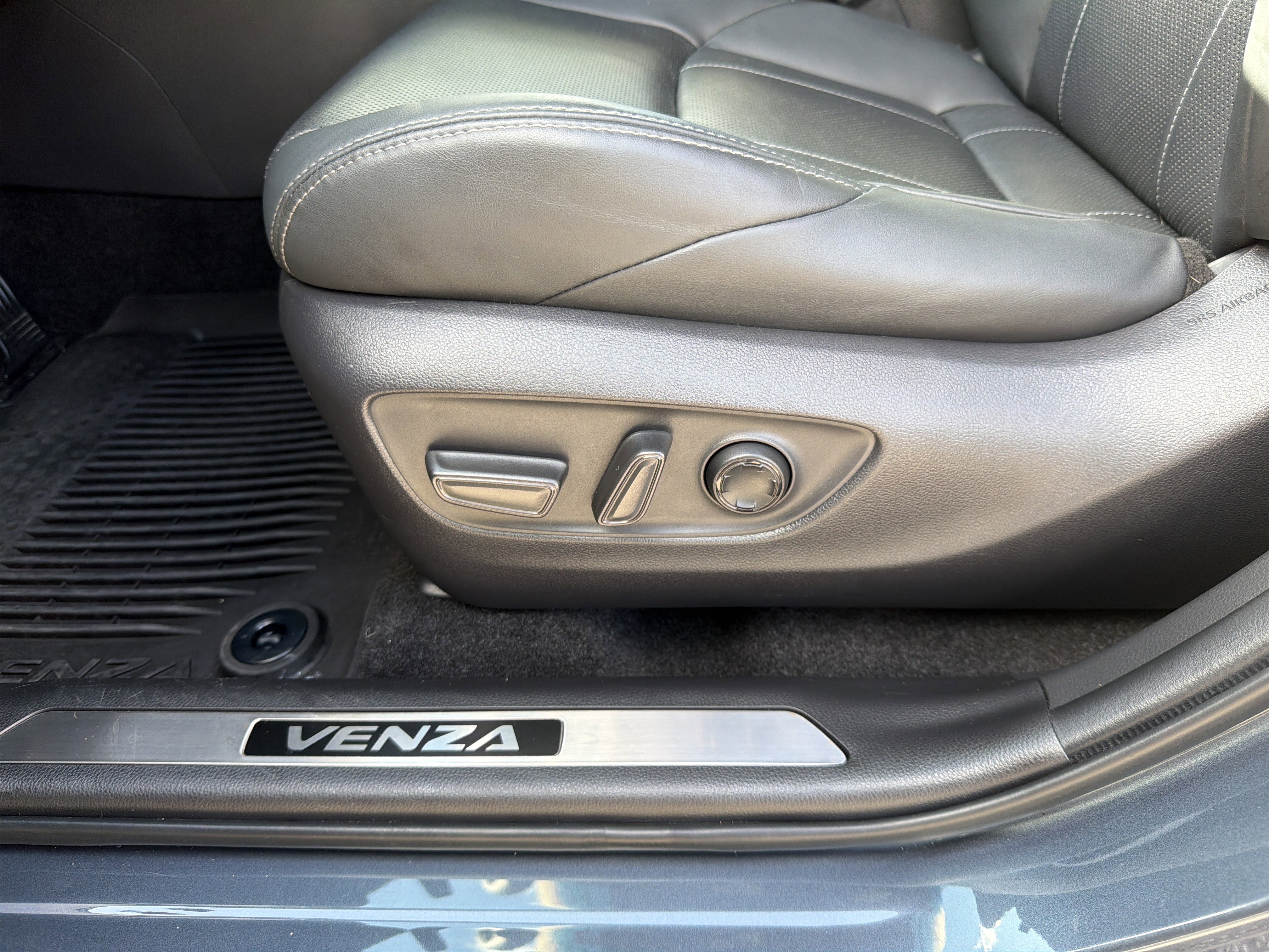 Certified 2021 Toyota Venza XLE w/ Softex Package image 20