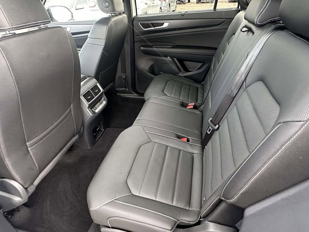 Certified 2025 Volkswagen Atlas Cross Sport SEL R-Line image 14
