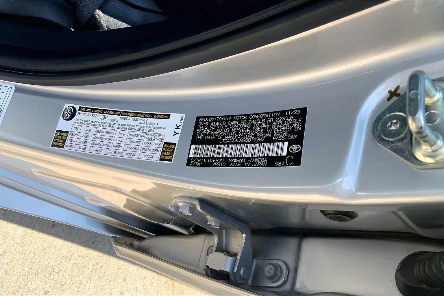 Used 2024 Toyota Prius LE FWD image 33