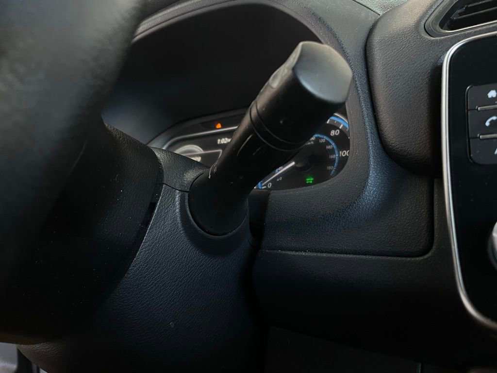 Used 2022 Nissan Leaf S image 24