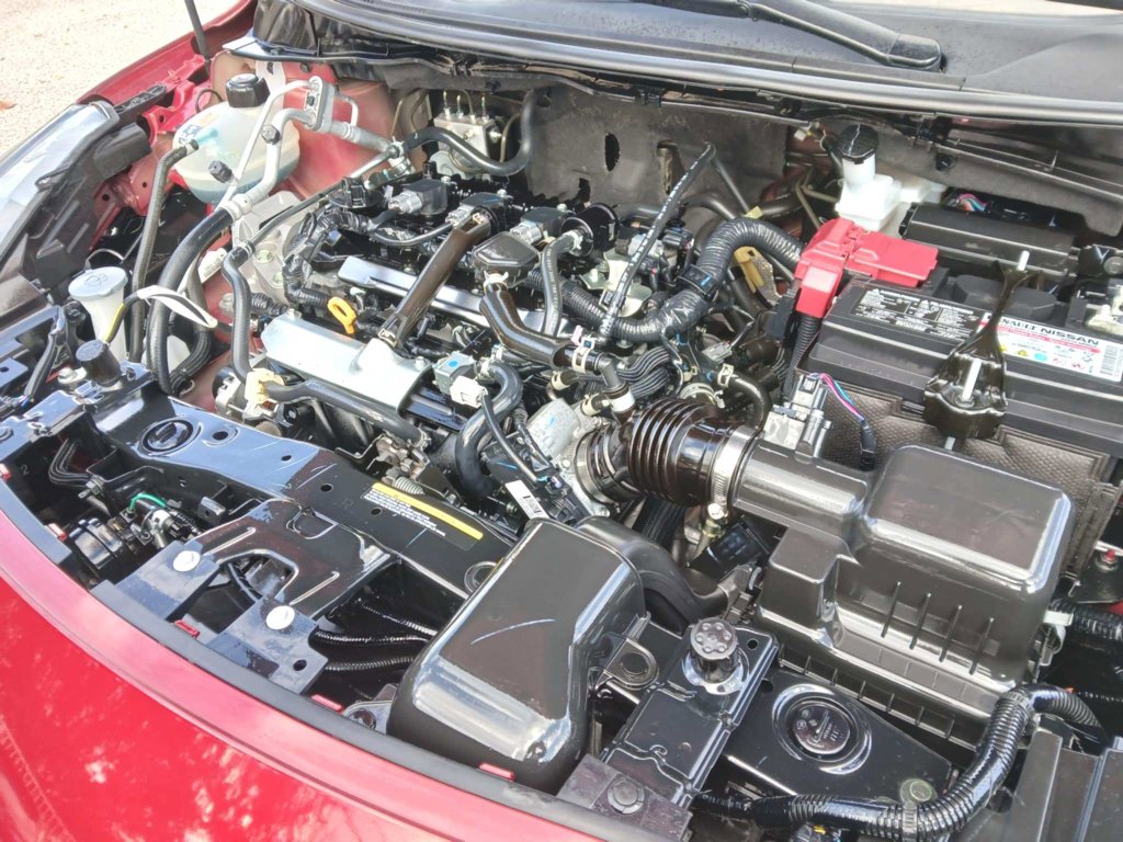 Used 2024 Nissan Versa SR w/ Trunk Package image 17