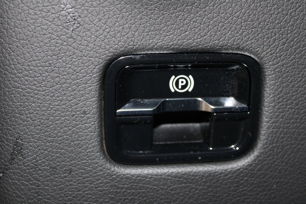 Used 2024 Mercedes-Benz GLC 43 AMG 4MATIC image 13