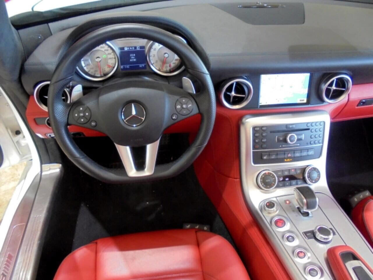 Used 2012 Mercedes-Benz SLS AMG Roadster image 15