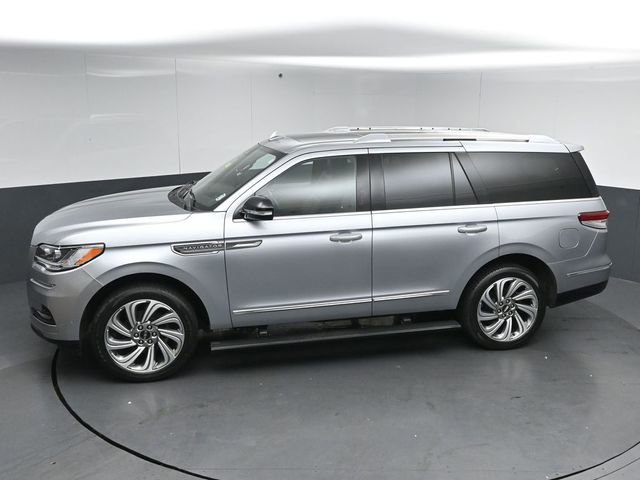 Certified 2023 Lincoln Navigator Reserve AWD/4WD image 50