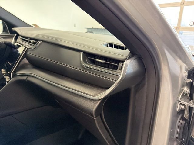 Used 2022 Jeep Grand Cherokee Overland AWD/4WD image 42