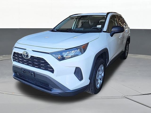 Used 2020 Toyota RAV4 LE FWD image 2