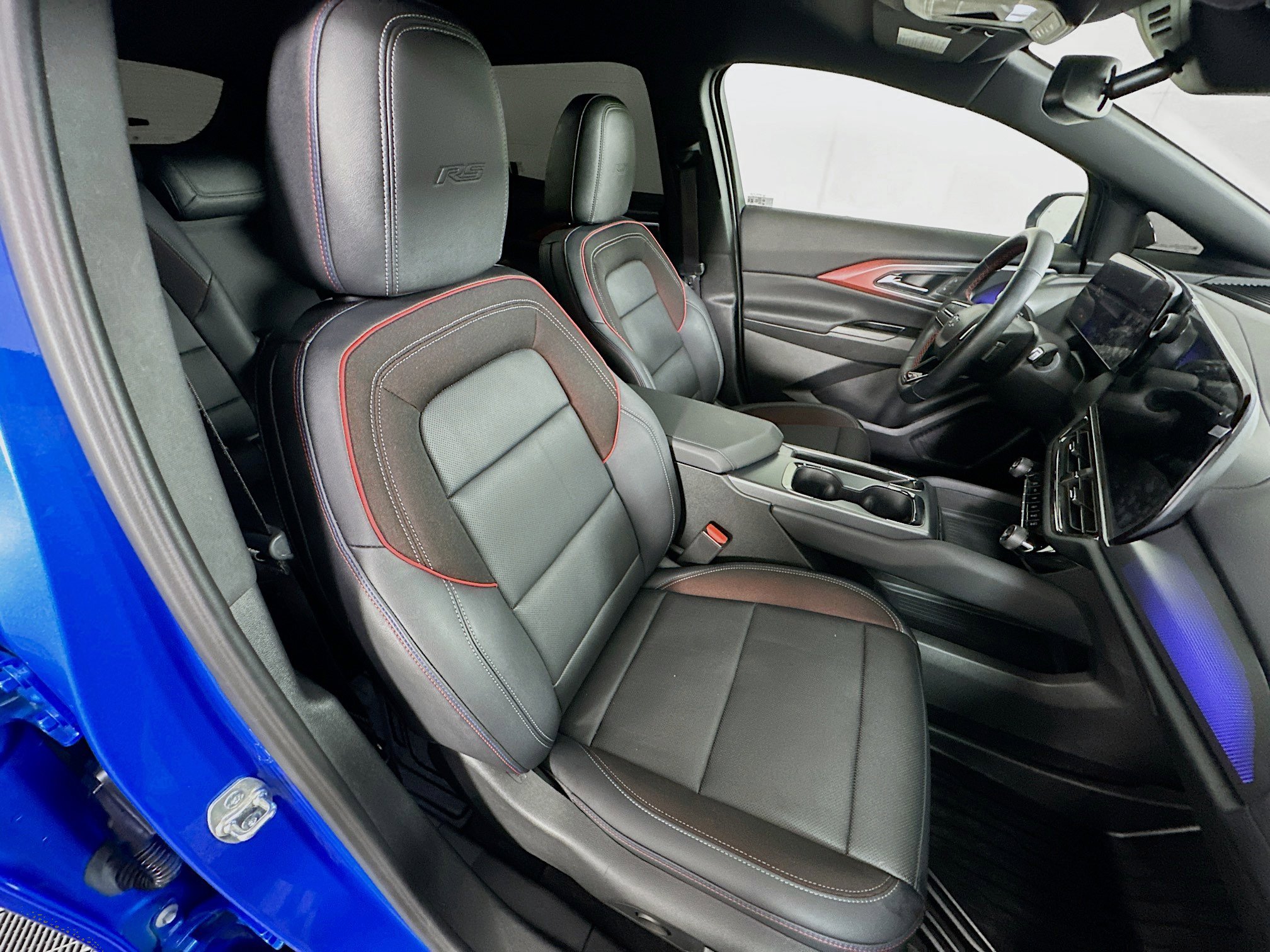 Used 2024 Chevrolet Equinox EV RS FWD image 30