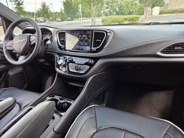 Used 2026 Chrysler Pacifica Limited w/ S Appearance Package FWD image 18