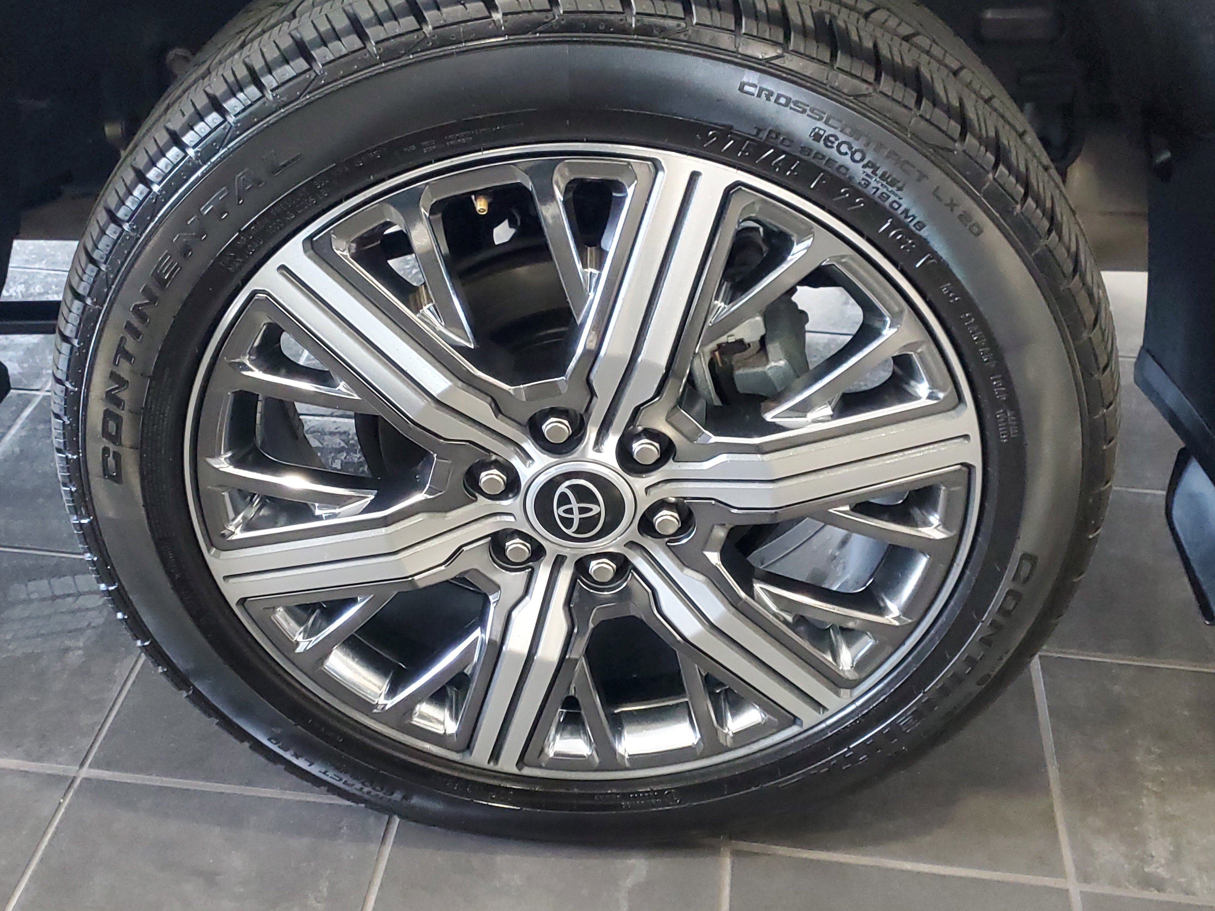 Certified 2024 Toyota Sequoia Capstone image 4