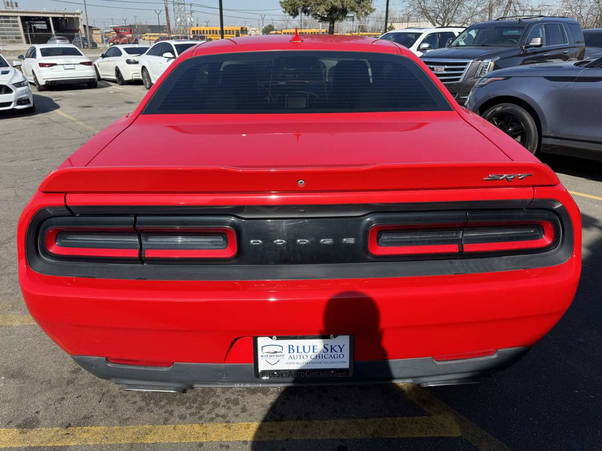 Used 2015 Dodge Challenger SRT image 8
