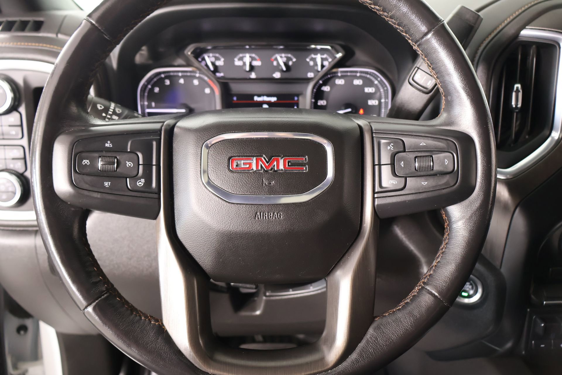 Used 2022 GMC Sierra 1500 AT4 w/ AT4 Preferred Package AWD/4WD image 3
