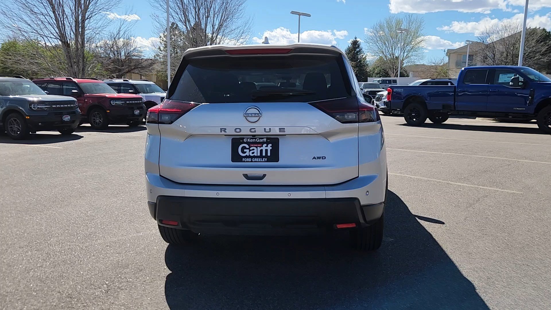 Used 2025 Nissan Rogue SV image 17