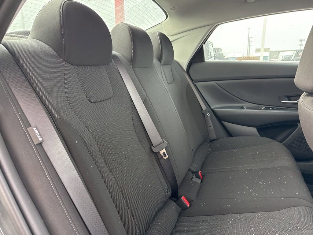 Used 2025 Hyundai Elantra SE w/ Cargo Package image 25
