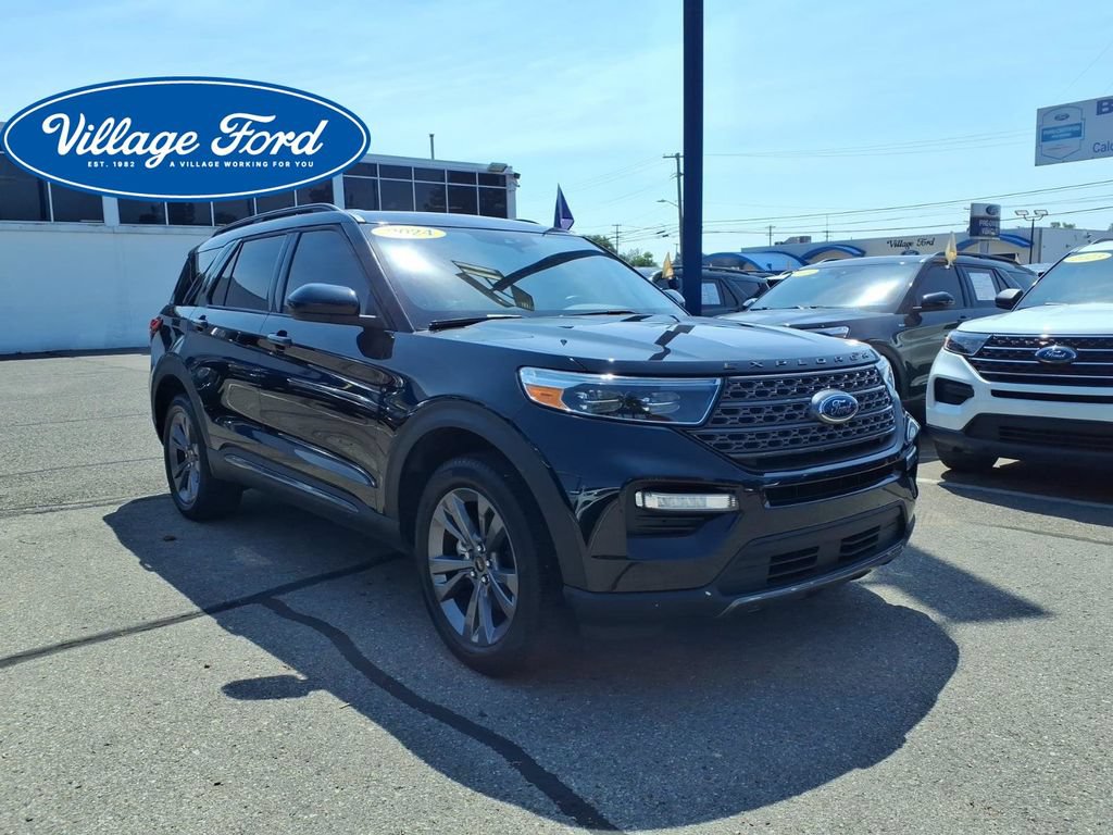 Certified 2024 Ford Explorer XLT w/ Equipment Group 202A AWD/4WD image 4