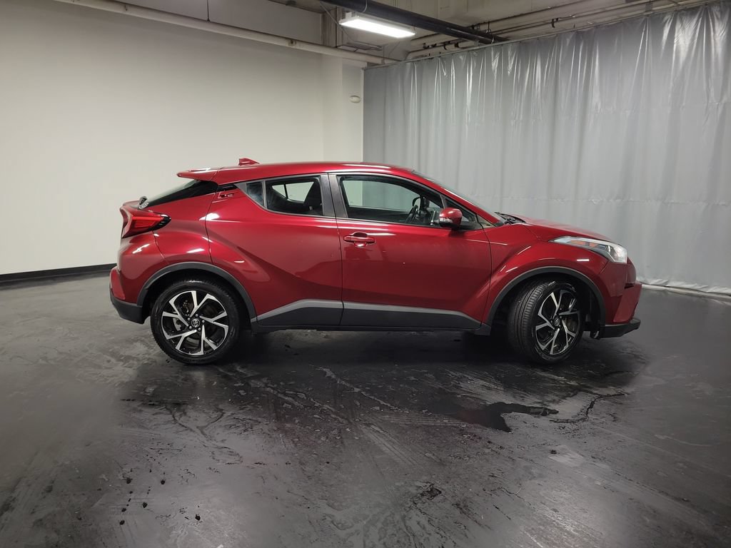Used 2018 Toyota C-HR XLE FWD image 9