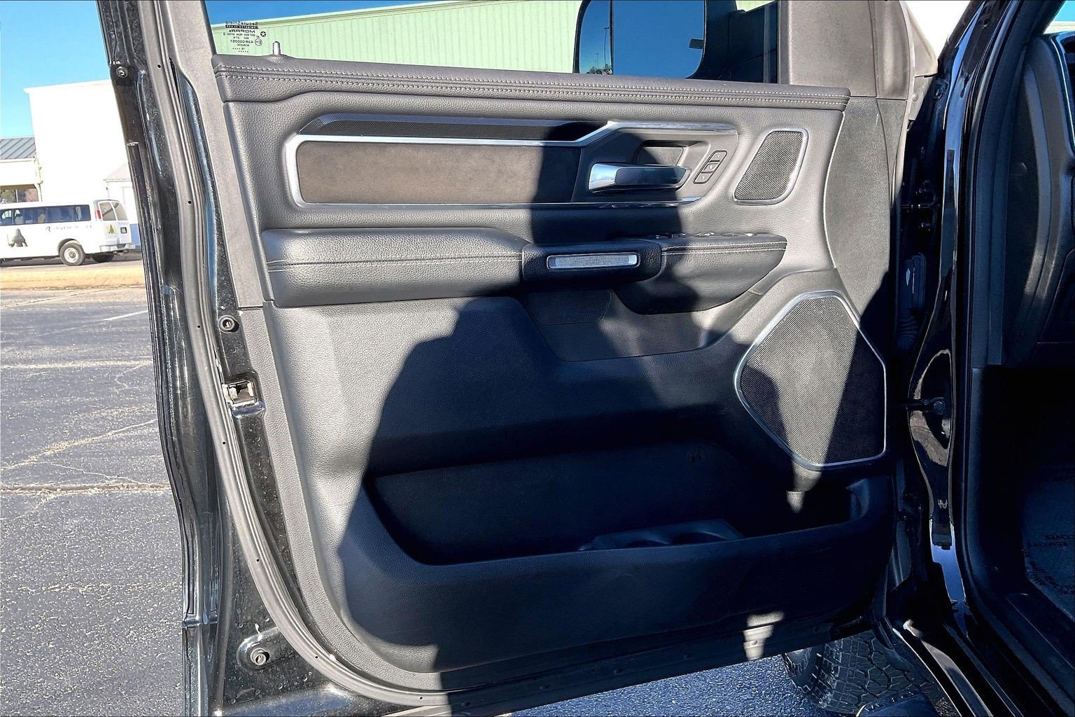 Used 2019 RAM 1500 Laramie image 18