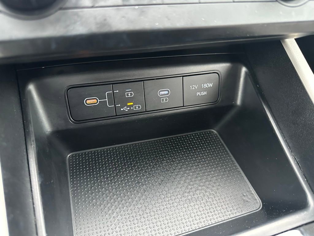 Used 2025 Hyundai Tucson SE image 18