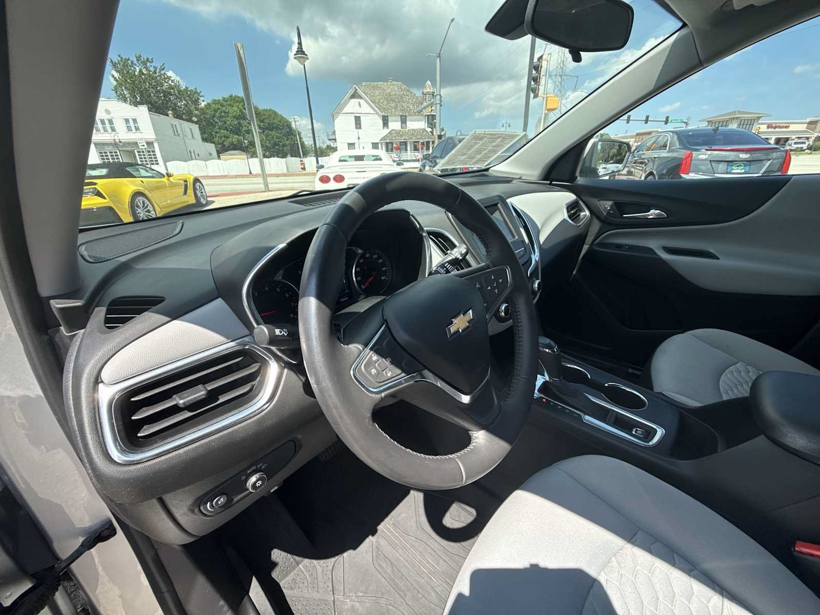 Certified 2019 Chevrolet Equinox LT FWD image 10