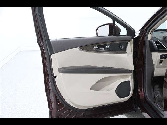 Used 2019 Lincoln Nautilus Reserve w/ Cargo Utility Package image 5