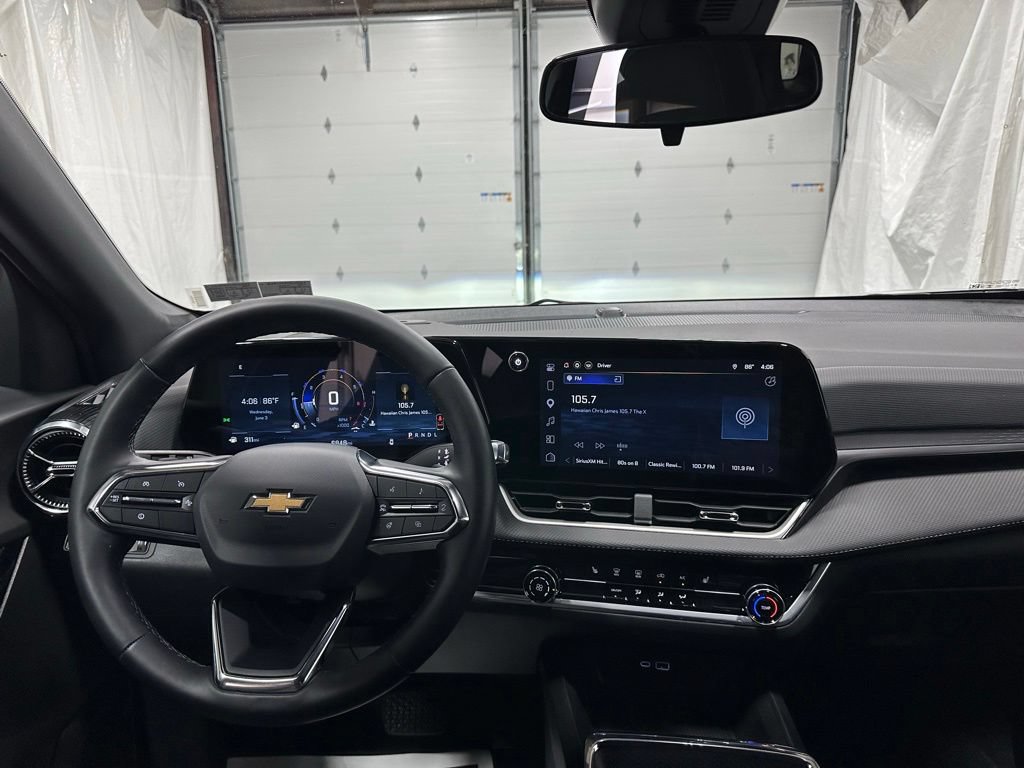 Used 2026 Chevrolet Equinox LT FWD image 16