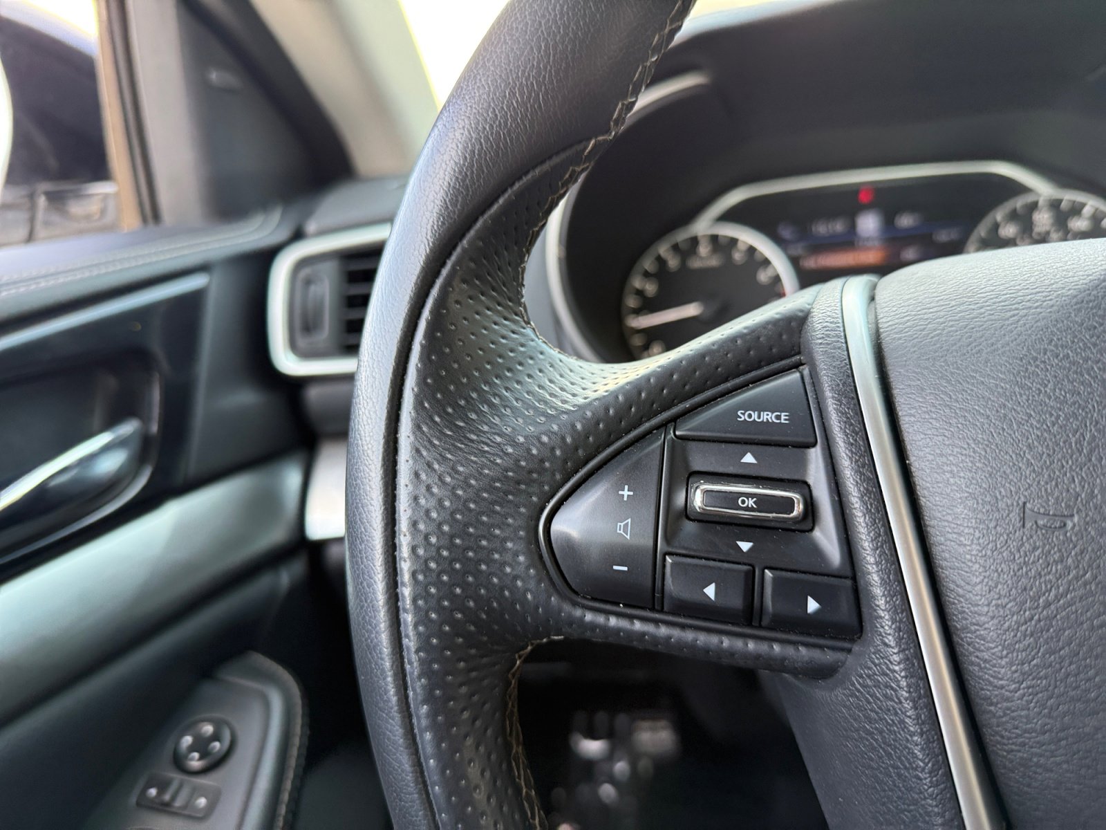 Used 2023 Nissan Maxima SV w/ Floor Mat Group FWD image 18
