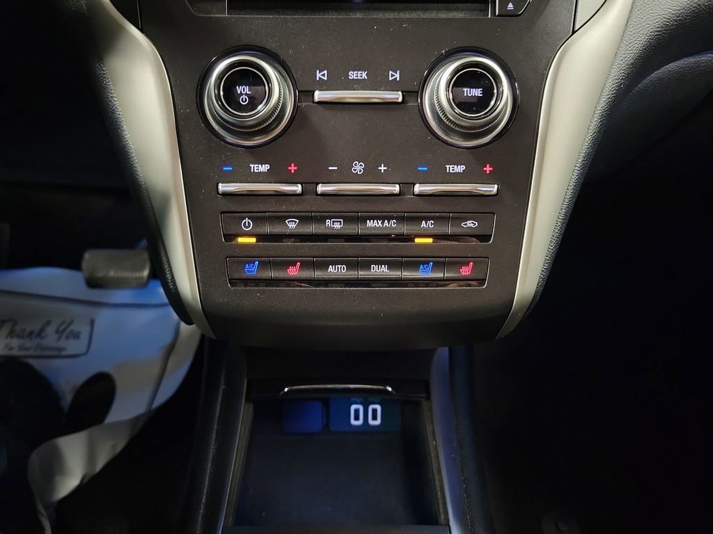 Used 2018 Lincoln MKC Reserve image 16