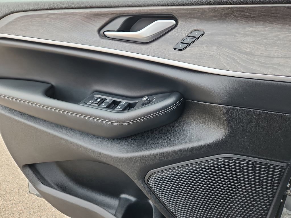 Used 2024 Jeep Grand Cherokee L Limited image 6