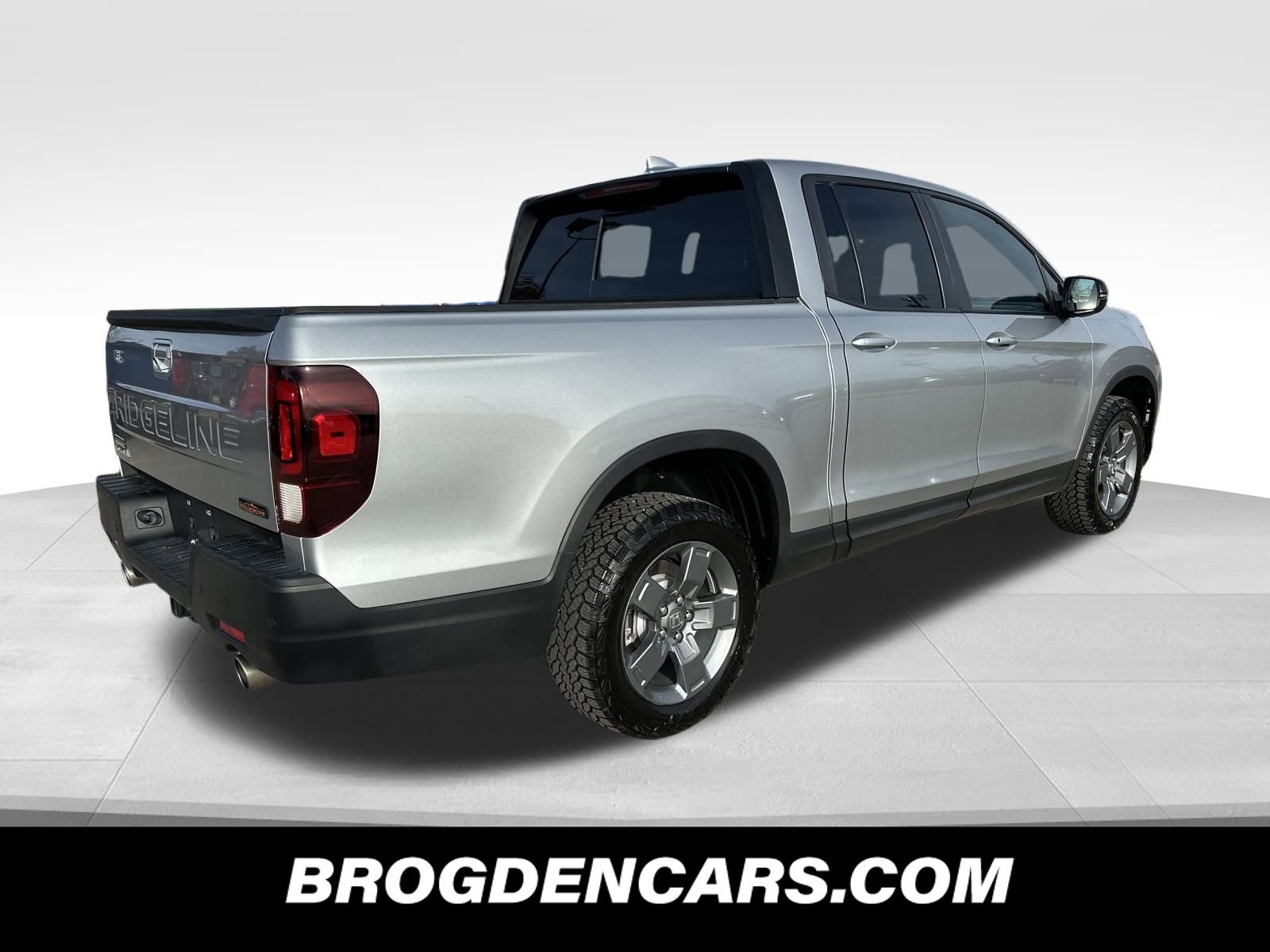 Used 2025 Honda Ridgeline TrailSport image 3