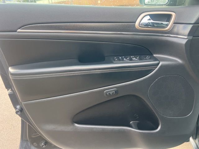 Used 2017 Jeep Grand Cherokee Limited w/ Luxury Group II image 21