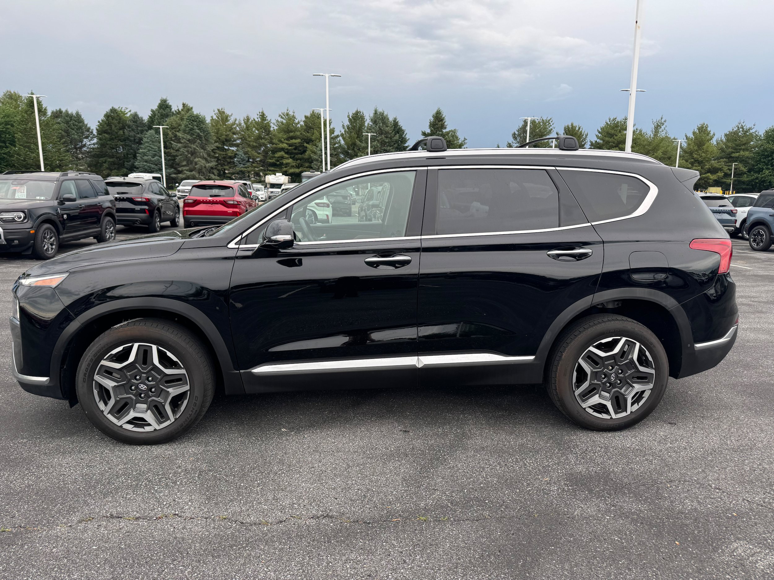 Used 2023 Hyundai Santa Fe Limited AWD/4WD image 3