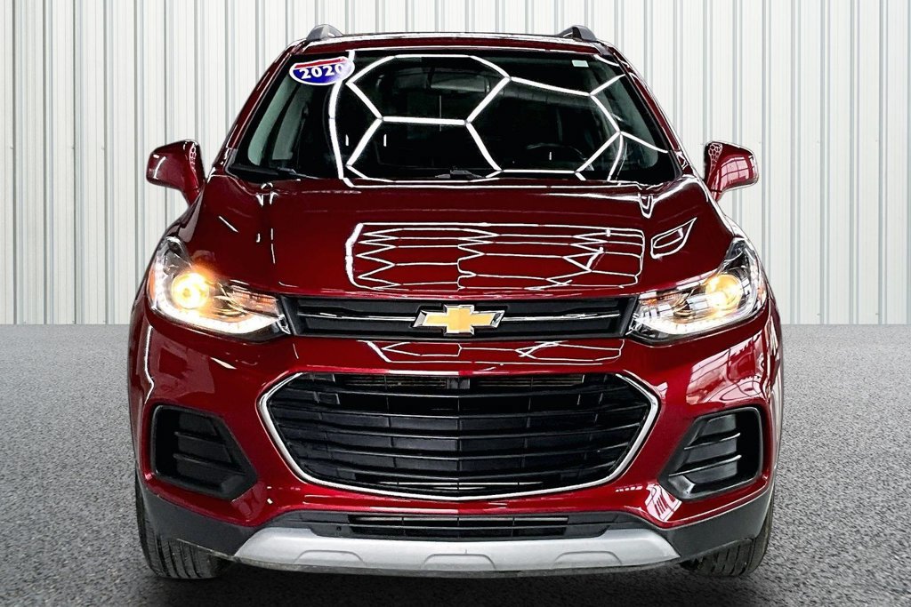 Used 2020 Chevrolet Trax LT w/ Driver Confidence Package AWD/4WD image 2