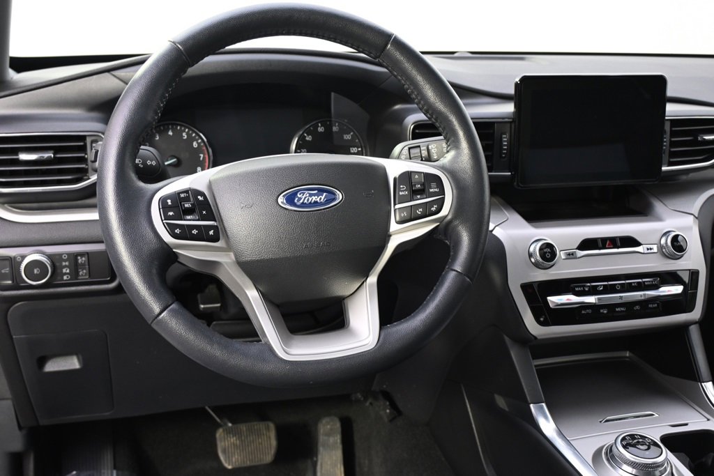 Used 2023 Ford Explorer XLT w/ Equipment Group 202A image 11