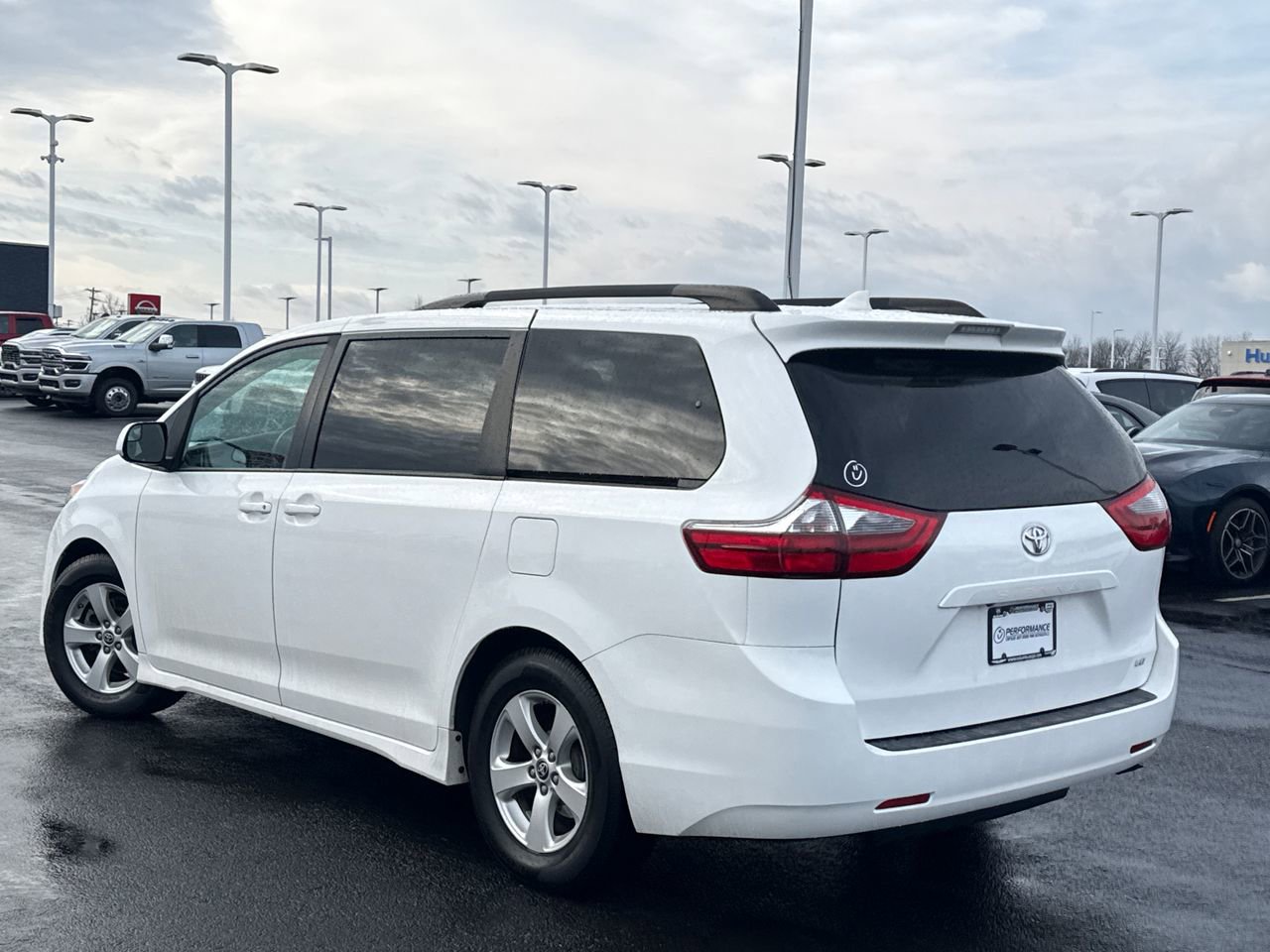 Used 2020 Toyota Sienna LE image 5