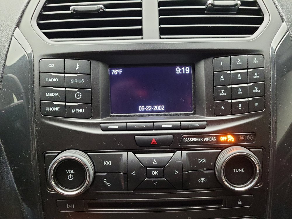 Used 2017 Ford Explorer XLT FWD image 25