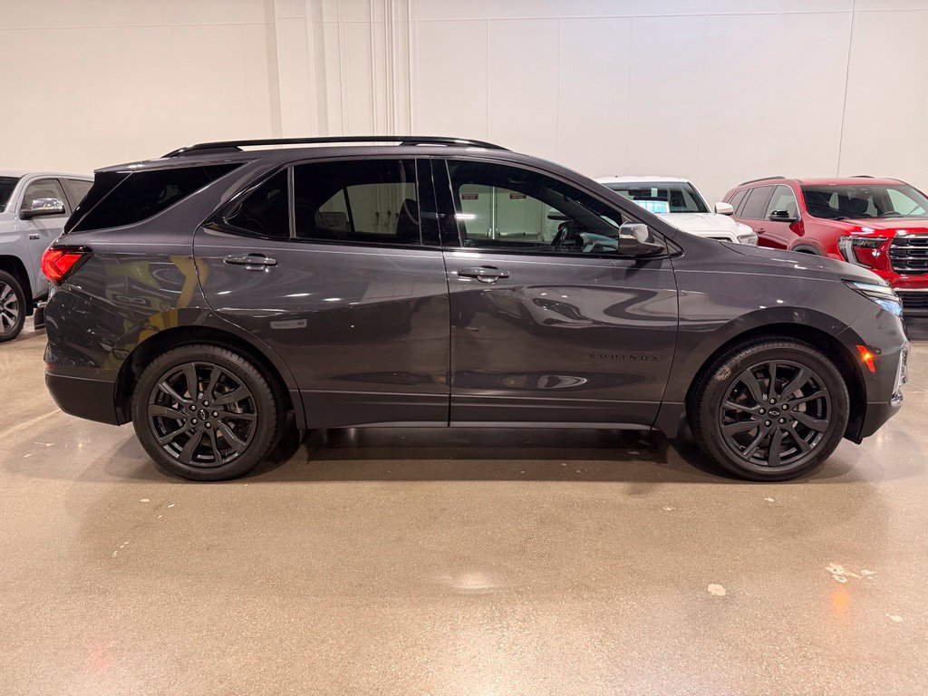Used 2022 Chevrolet Equinox RS w/ RS Leather Package FWD image 4