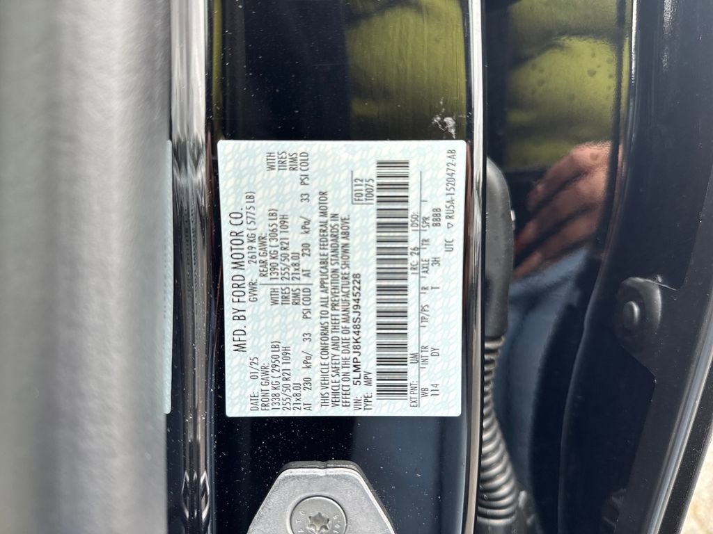 Used 2025 Lincoln Nautilus Reserve image 10