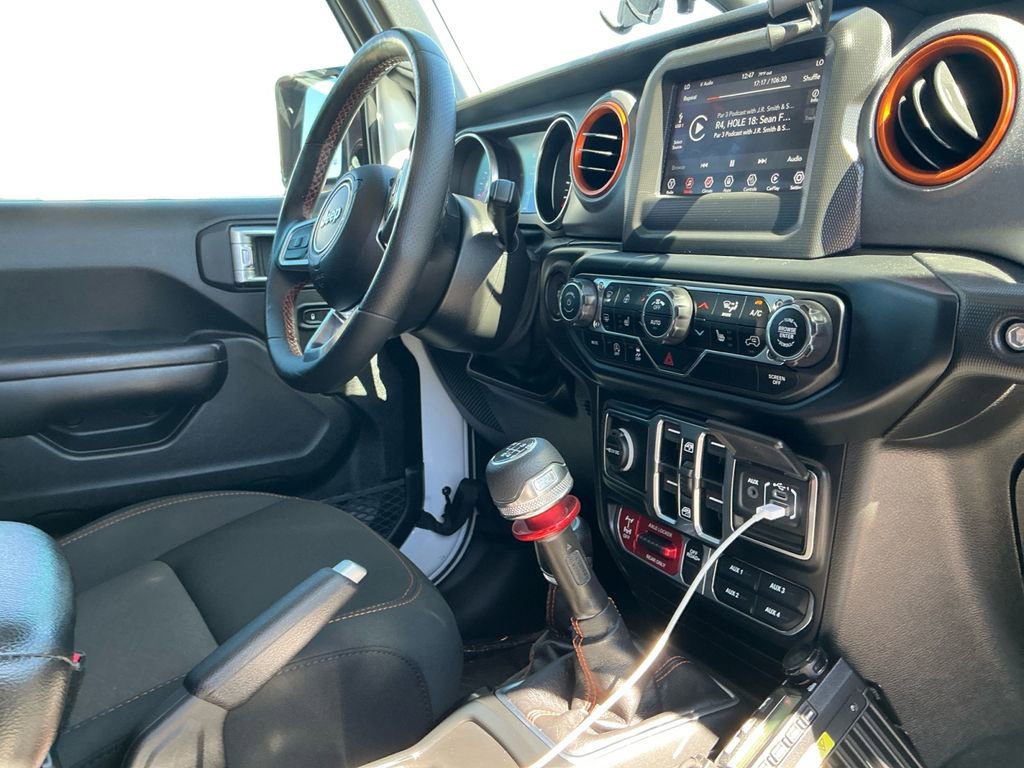 Used 2021 Jeep Gladiator Mojave w/ Cold Weather Group image 19