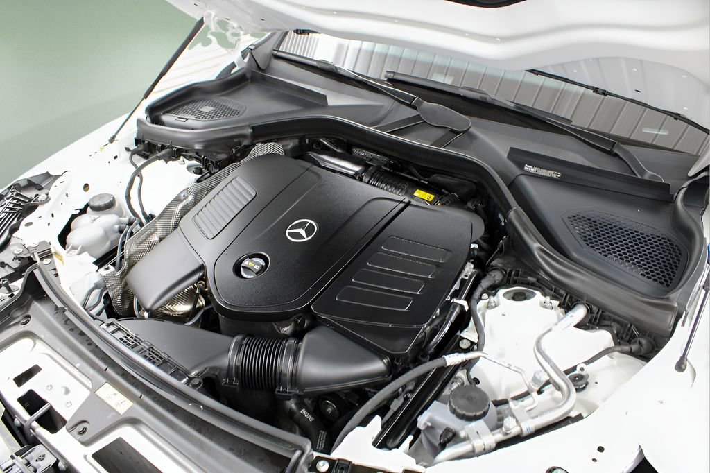 Used 2024 Mercedes-Benz GLC 300 4MATIC image 27