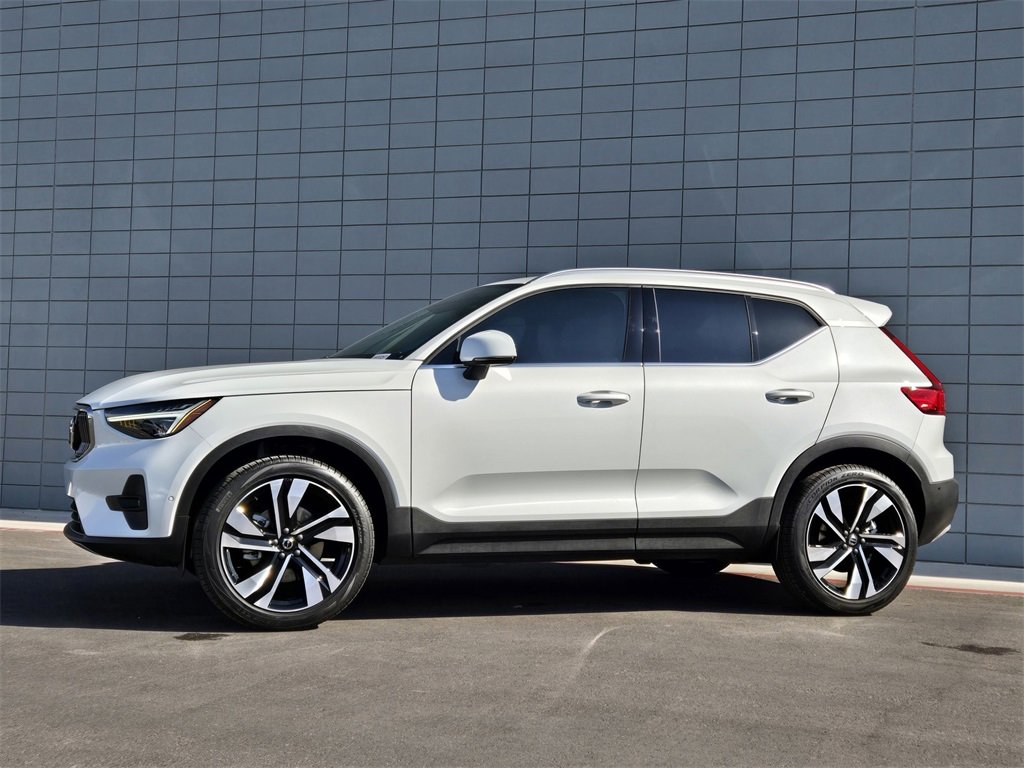 New 2025 Volvo XC40 B5 Ultra w/ Protection Package image 2