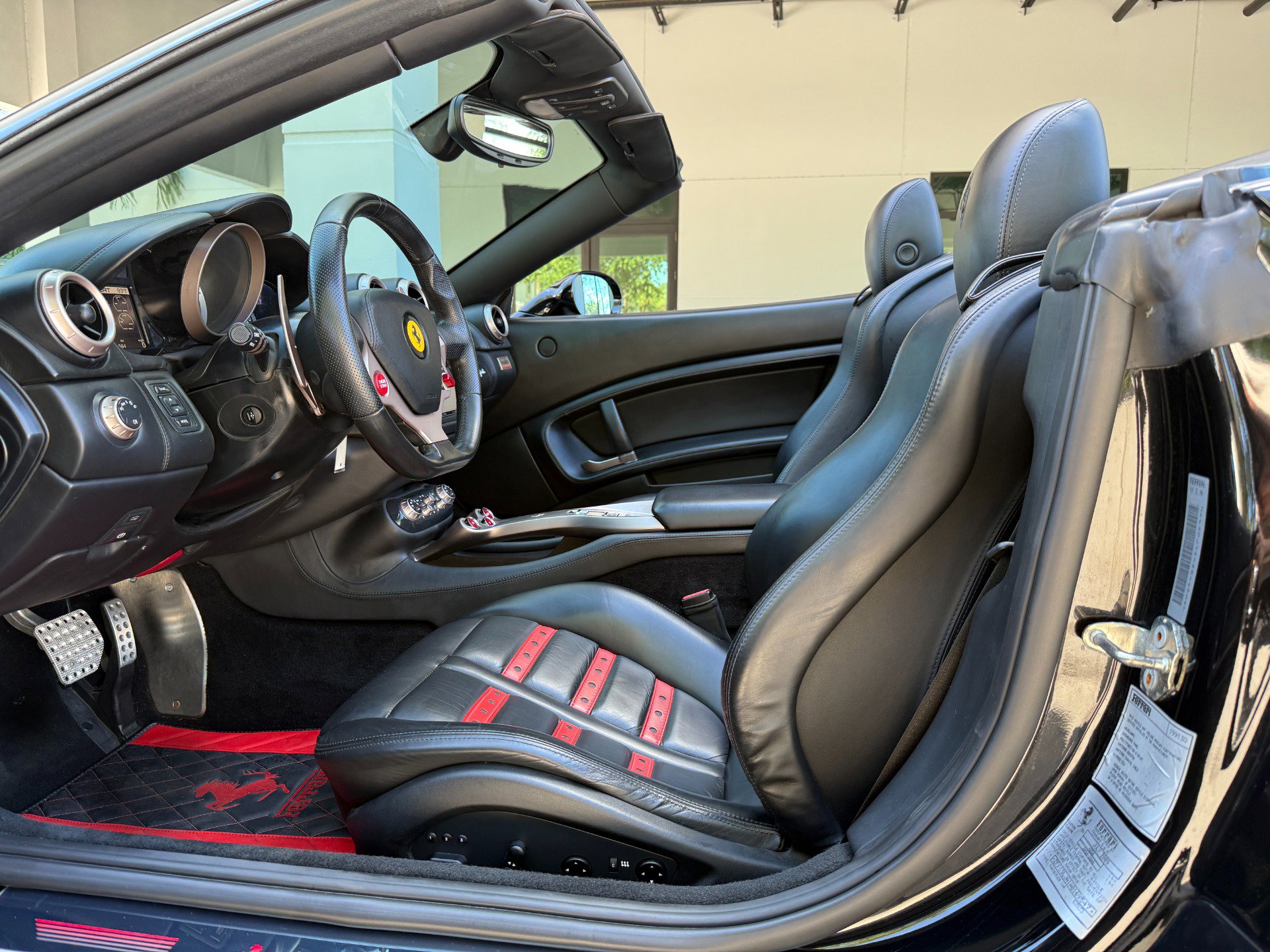 Used 2010 Ferrari California RWD image 30