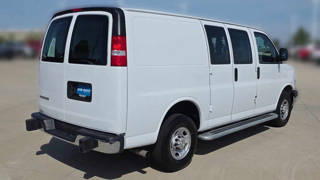 Used 2024 Chevrolet Express 2500 w/ Driver Convenience Package RWD image 5
